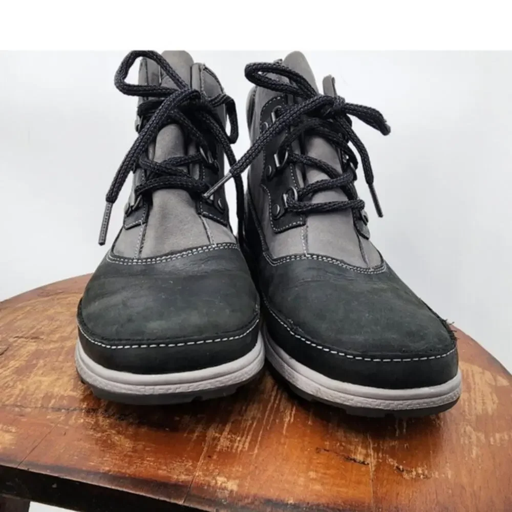 Castle Rock Chaco Ember Boots Women's Size‎ 7 Grey Black